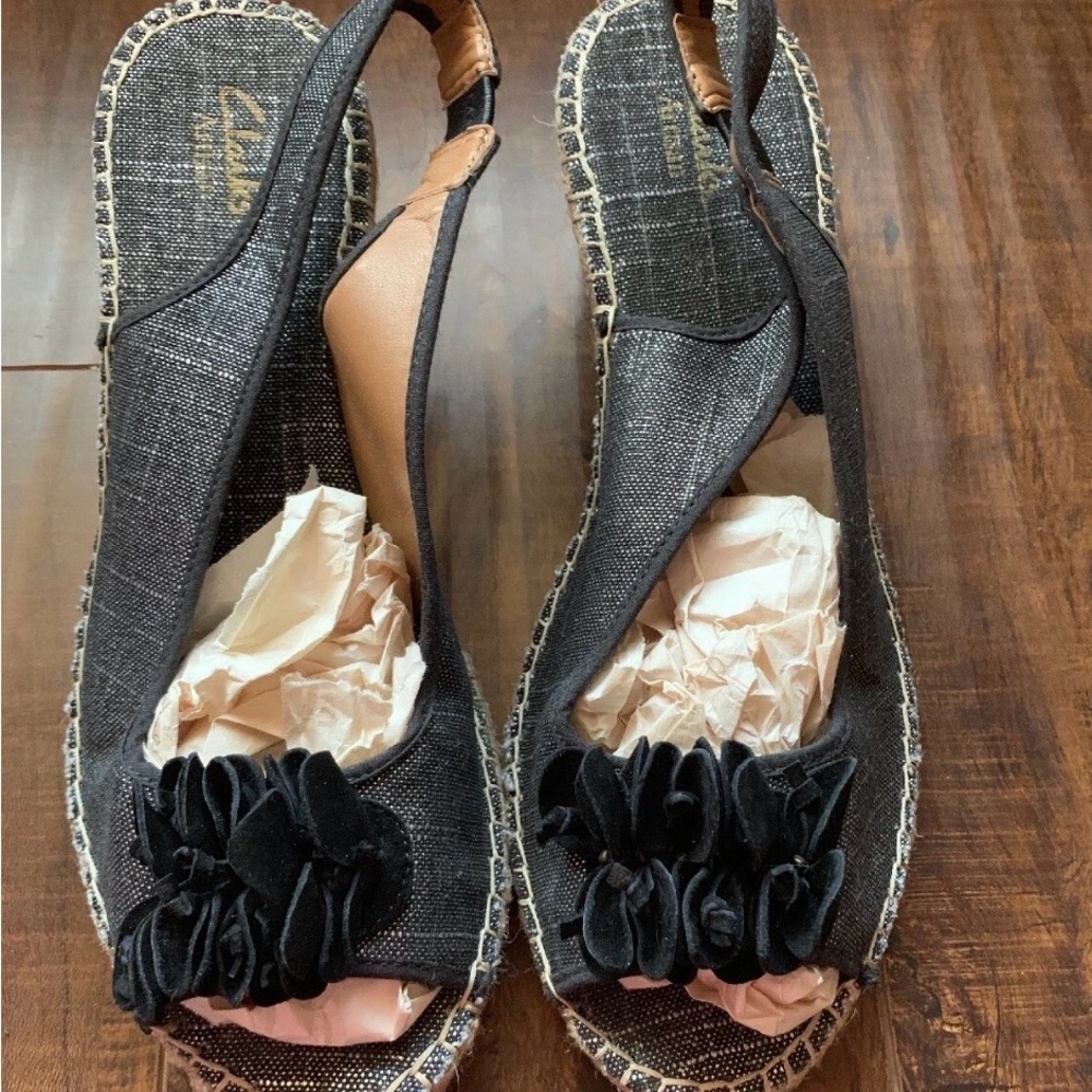 Clarks dark denim artisan Slingback Wedges with Ruffle Toe size 5